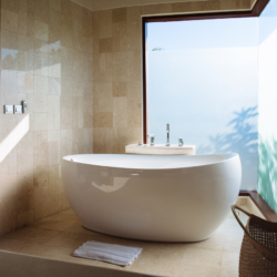17 Copy of Villa Umah Daun Ensuite tub